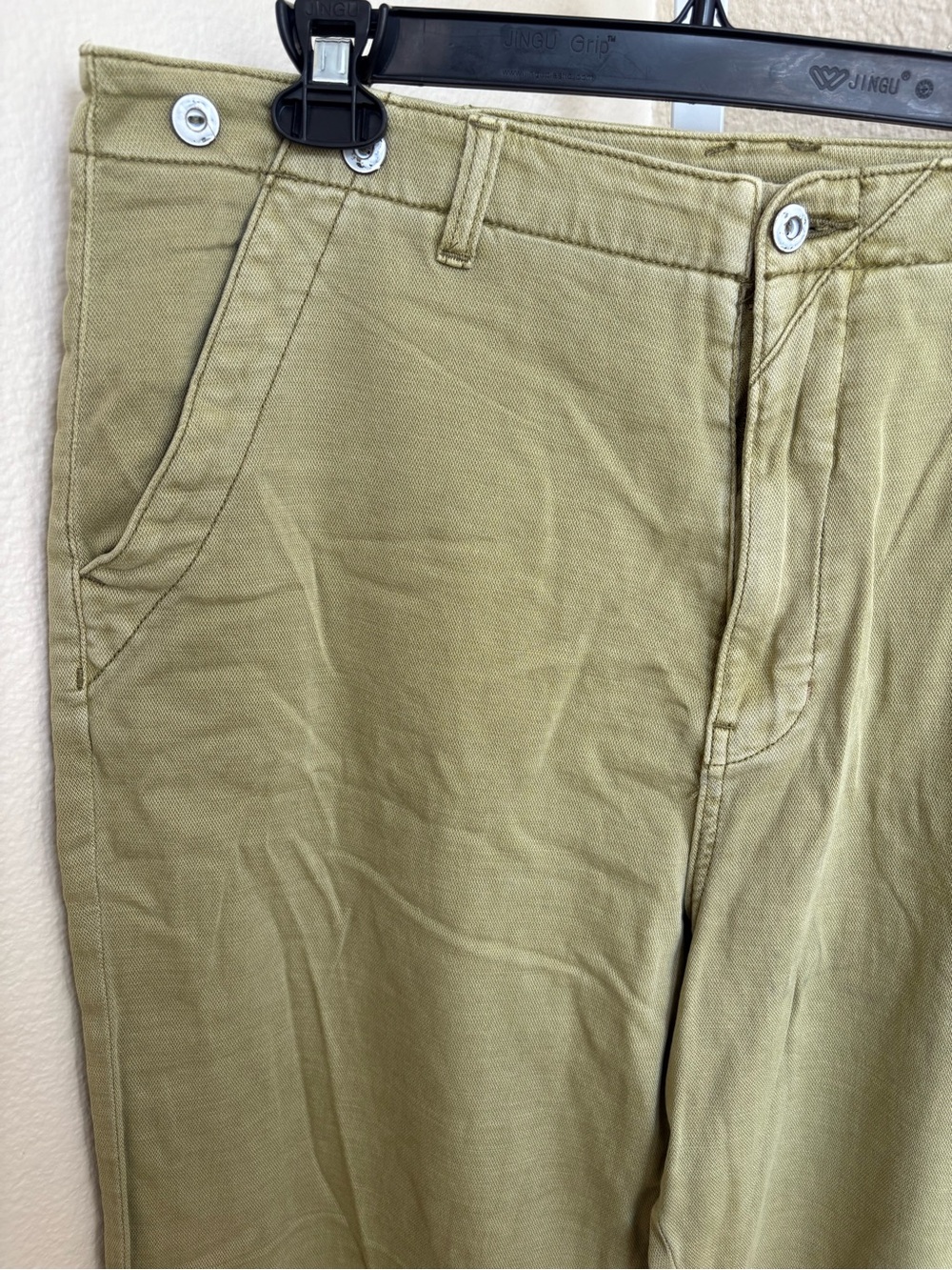 NWT - Anthropologie Pilcro Slouchy Chino Pants in Holly - Size 32 - Picture 9 of 10
